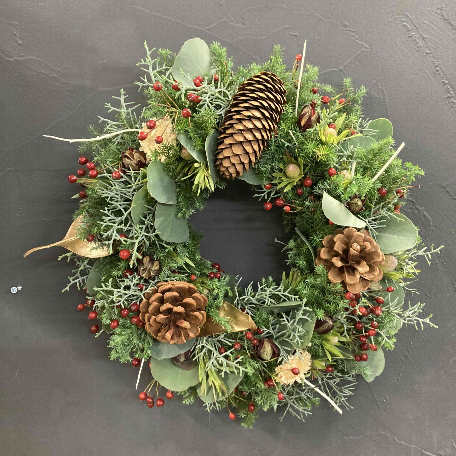 冬ならではのフレッシュリース飾りませんか？